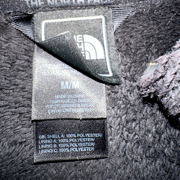 The North Face Fleece Jacket🖤 - Picture 3 of 3